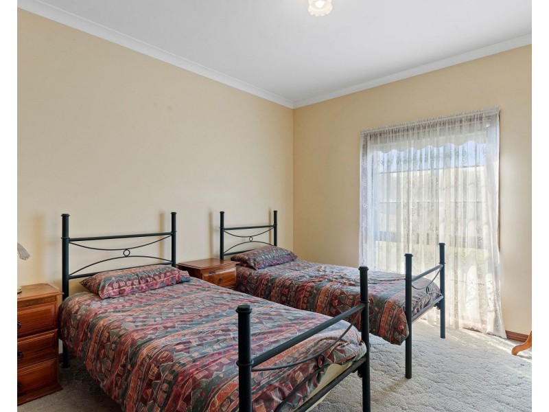 2 Cameron Court, Epsom VIC 3551