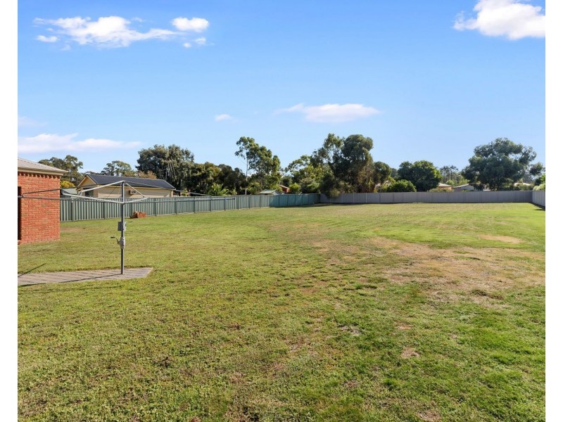 2 Cameron Court, Epsom VIC 3551