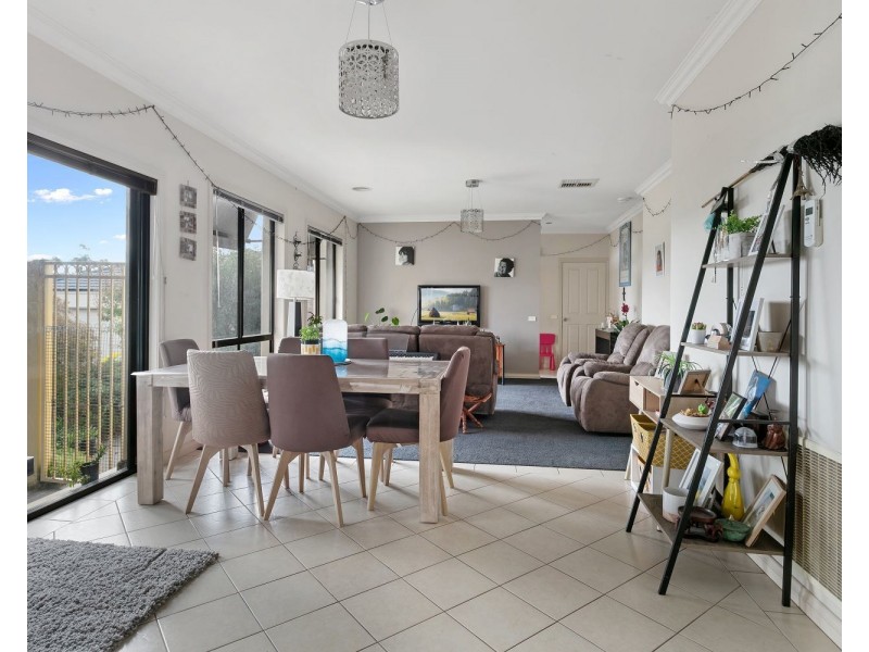 8/30-32 Race Street, Flora Hill VIC 3550