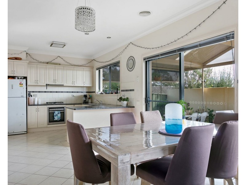 8/30-32 Race Street, Flora Hill VIC 3550