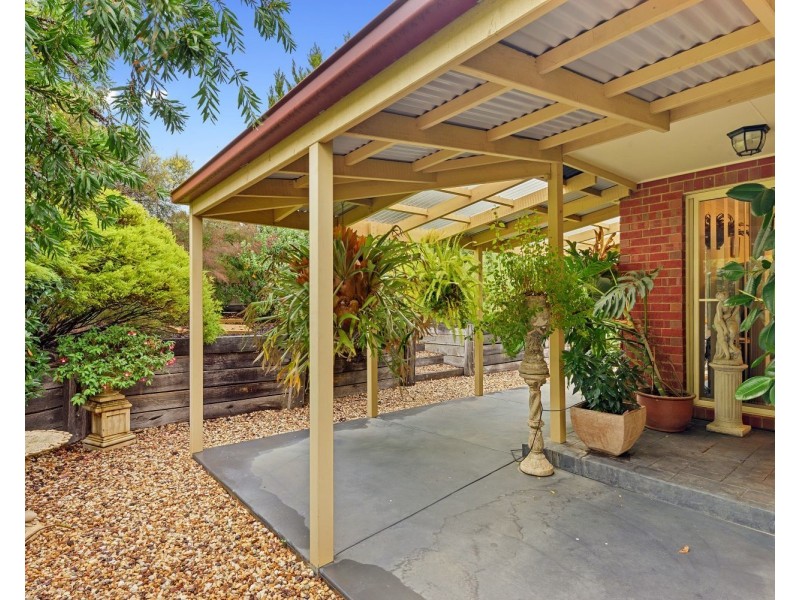 10  Cresthaven Place, East Bendigo VIC 3550