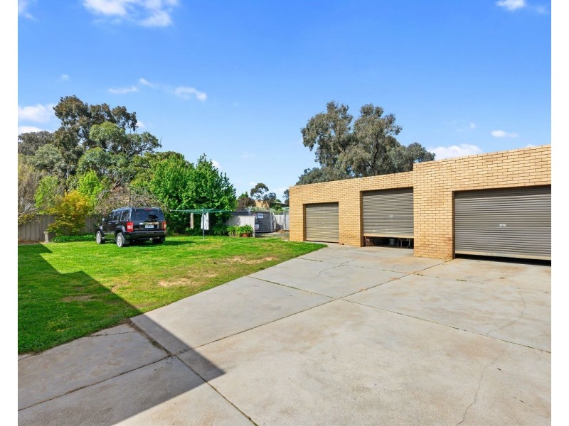 13 Yallambee Drive, Kennington VIC 3550