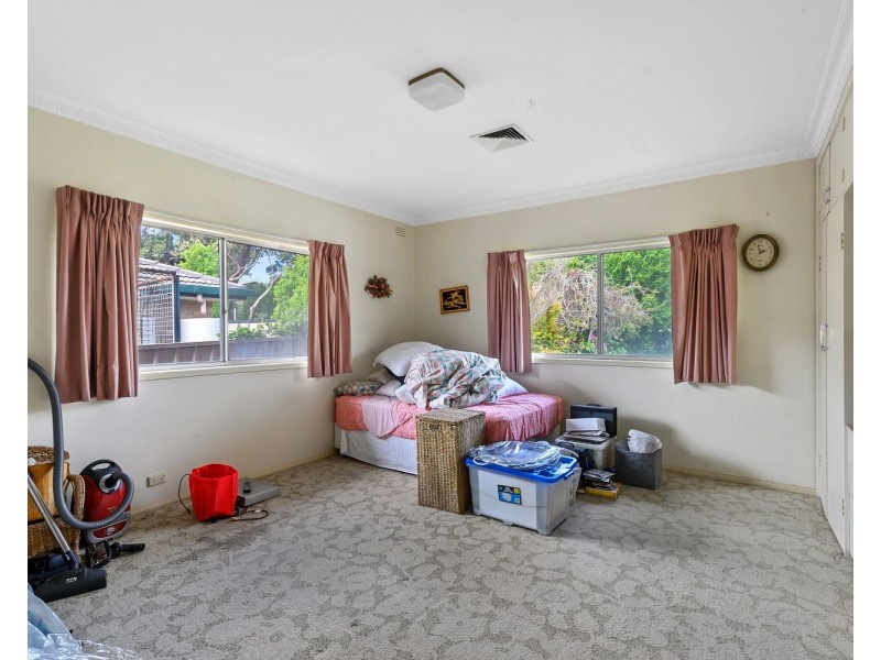 13 Yallambee Drive, Kennington VIC 3550