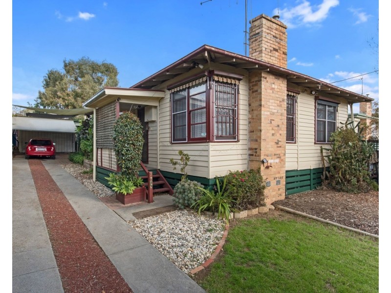 3 Eron Street, Kangaroo Flat VIC 3555