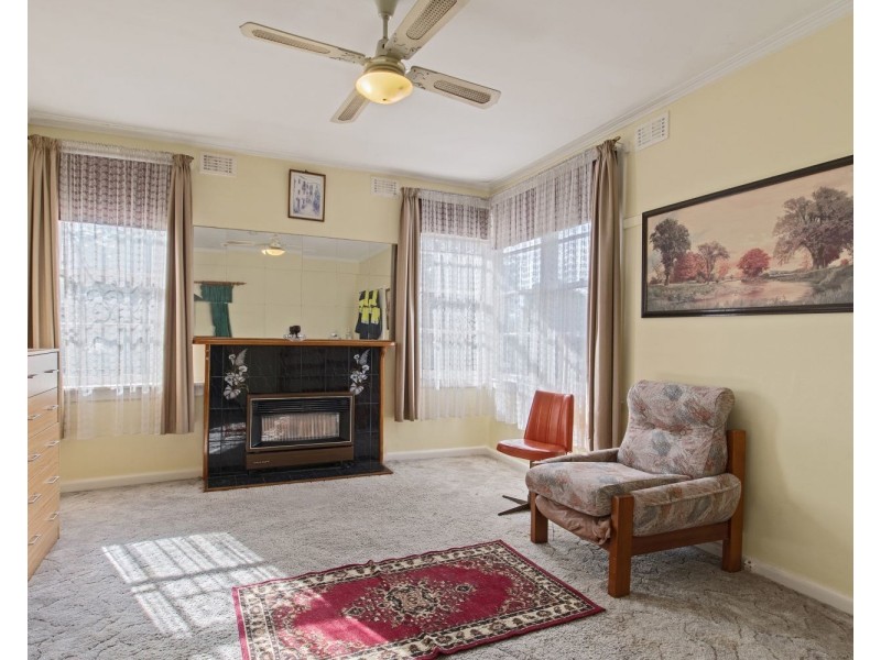 3 Eron Street, Kangaroo Flat VIC 3555