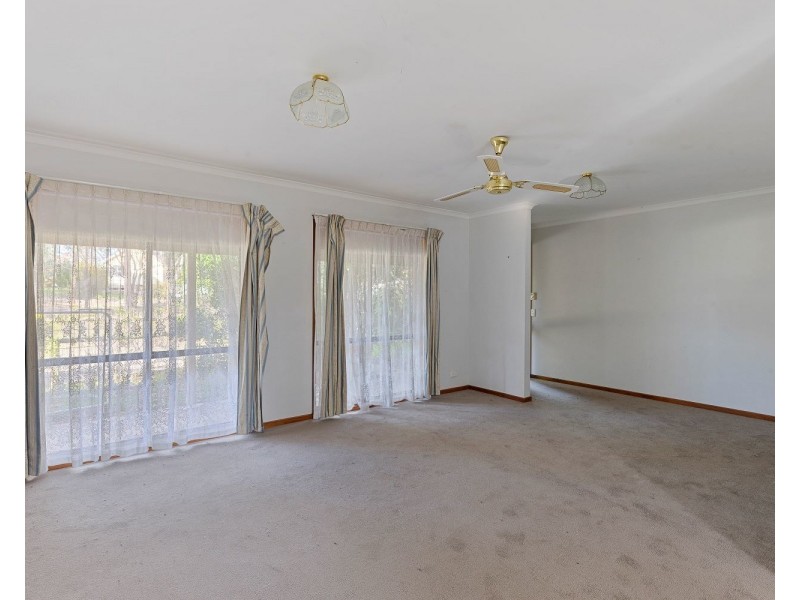 1/2 Towers Street, Flora Hill VIC 3550