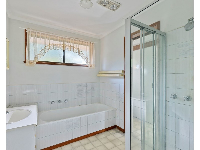 1/2 Towers Street, Flora Hill VIC 3550