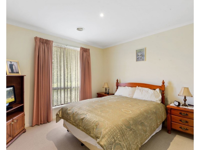 2/20 Glencoe Street, Kennington VIC 3550