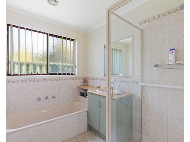 2/20 Glencoe Street, Kennington VIC 3550