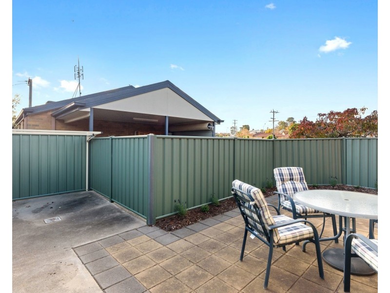 2/20 Glencoe Street, Kennington VIC 3550