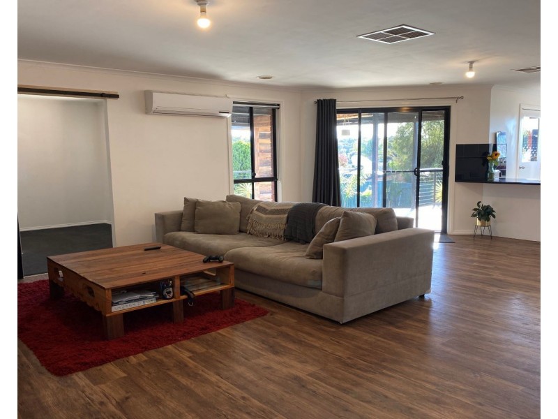 21 Regency Place, Kennington VIC 3550
