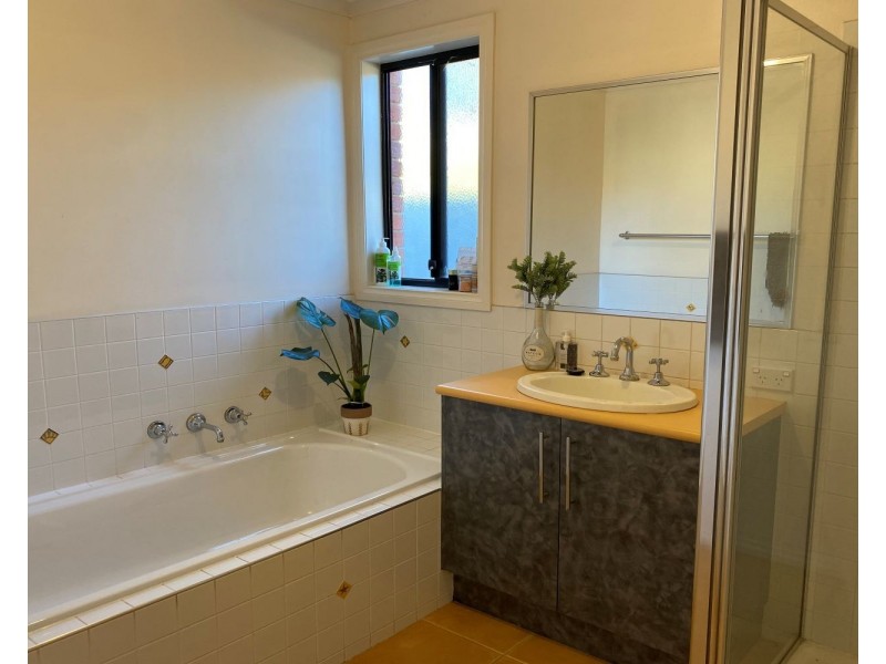 21 Regency Place, Kennington VIC 3550