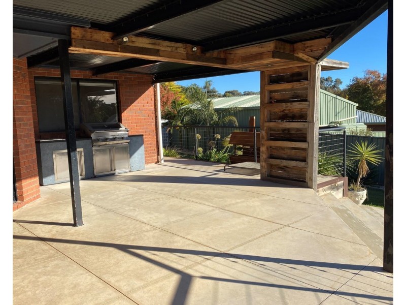 21 Regency Place, Kennington VIC 3550