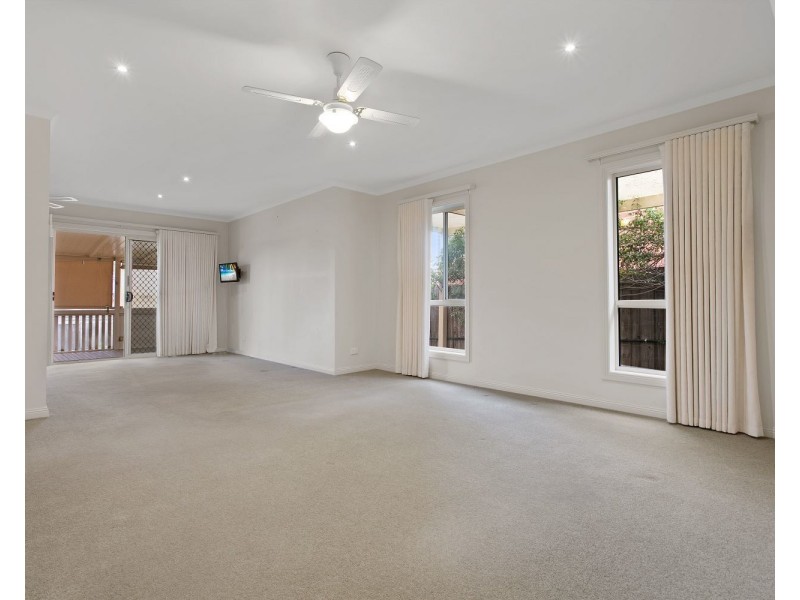 3 Isabella Grove, Strathdale VIC 3550
