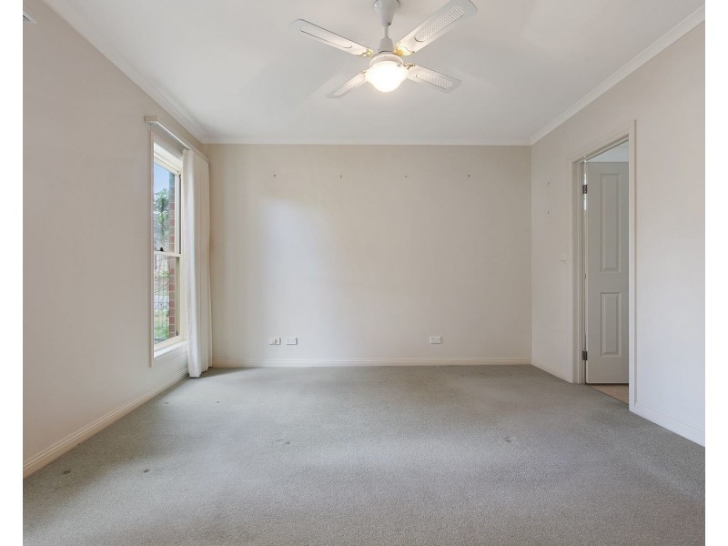 3 Isabella Grove, Strathdale VIC 3550