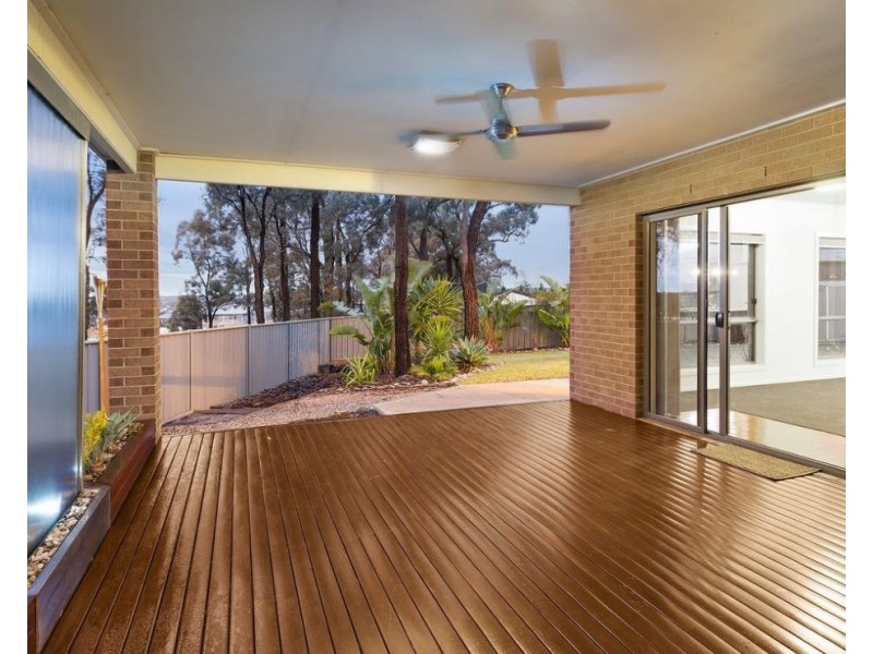 18 Poorinda Crescent, Kangaroo Flat VIC 3555