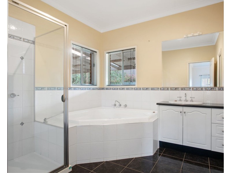 37 Brentwood Boulevard, Strathfieldsaye VIC 3551