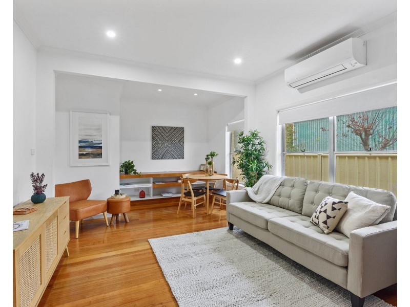 18 Carolin Street, Flora Hill VIC 3550