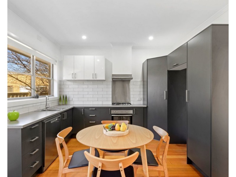 18 Carolin Street, Flora Hill VIC 3550