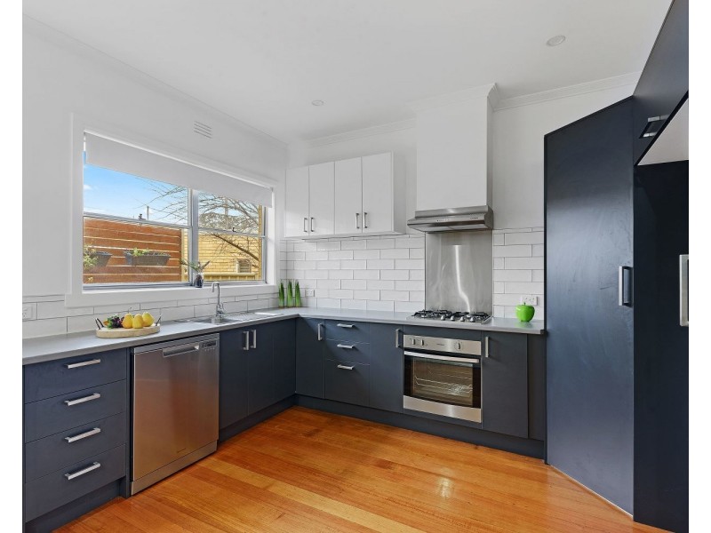 18 Carolin Street, Flora Hill VIC 3550