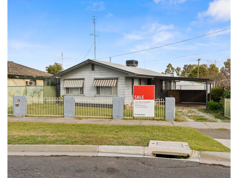 29 Kinross Street, Long Gully VIC 3550