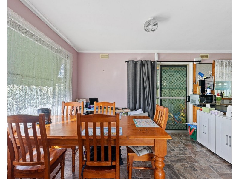 29 Kinross Street, Long Gully VIC 3550