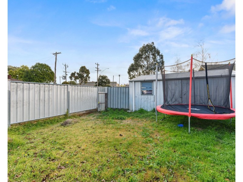 29 Kinross Street, Long Gully VIC 3550