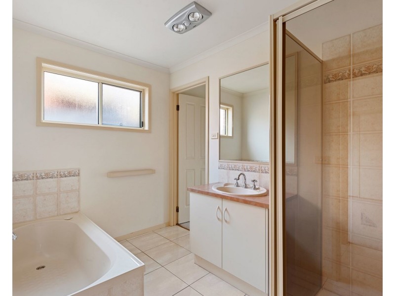 2a Allott Court, Spring Gully VIC 3550