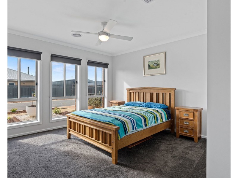 21 Tussock Drive, White Hills VIC 3550