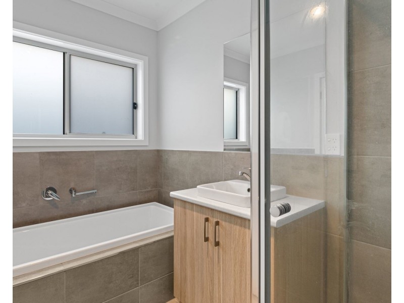 21 Tussock Drive, White Hills VIC 3550