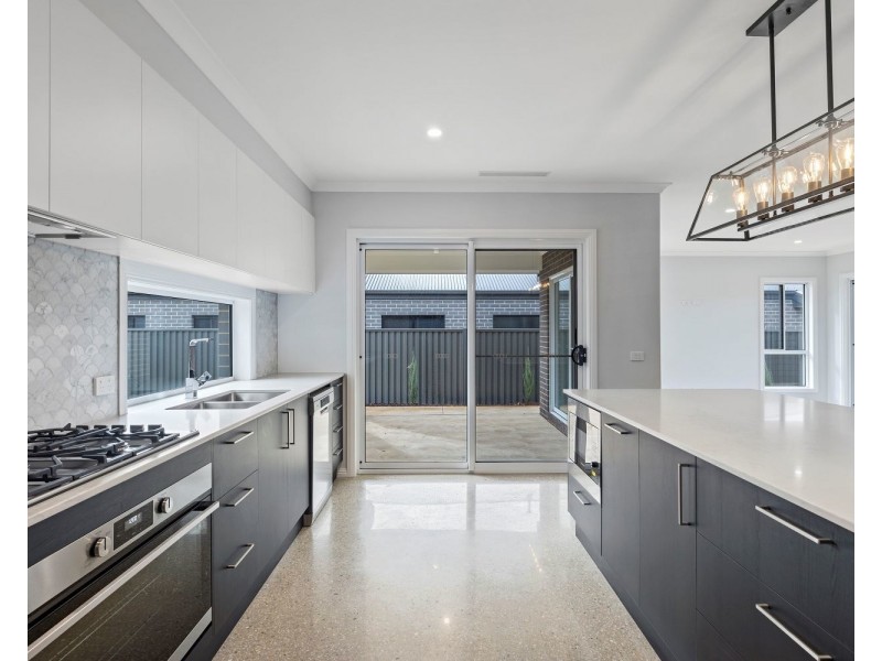 34 Argyll Drive, Junortoun VIC 3551