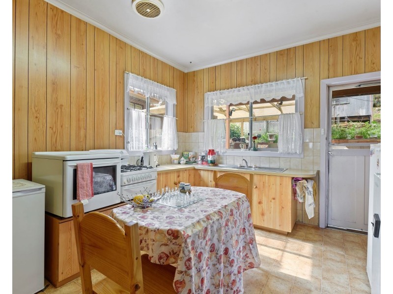 55 Race Street, Flora Hill VIC 3550