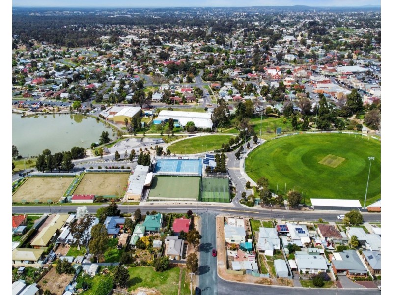 2 Trumble Street, Eaglehawk VIC 3556