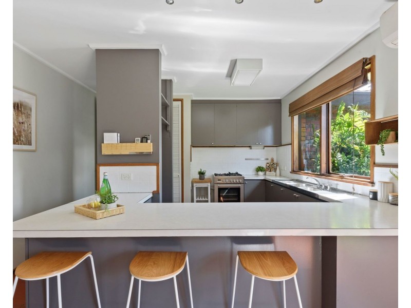 1 McDonald Crescent, Flora Hill VIC 3550