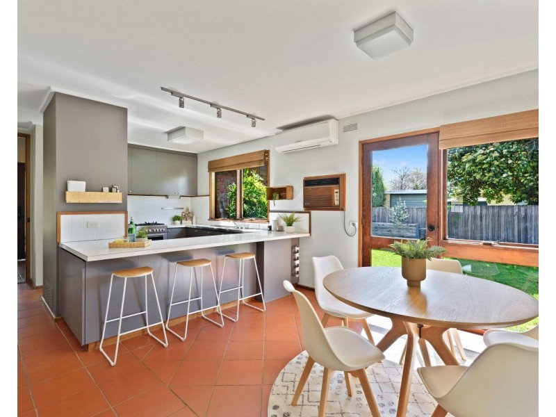 1 McDonald Crescent, Flora Hill VIC 3550