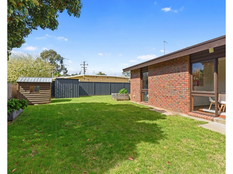 1 McDonald Crescent, Flora Hill VIC 3550