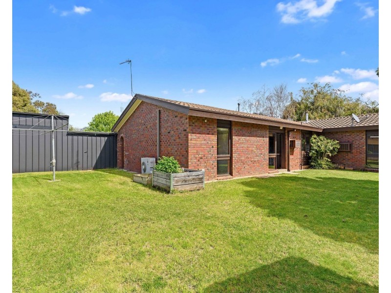 1 McDonald Crescent, Flora Hill VIC 3550