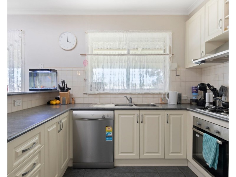 3 Collins Street, Kangaroo Flat VIC 3555