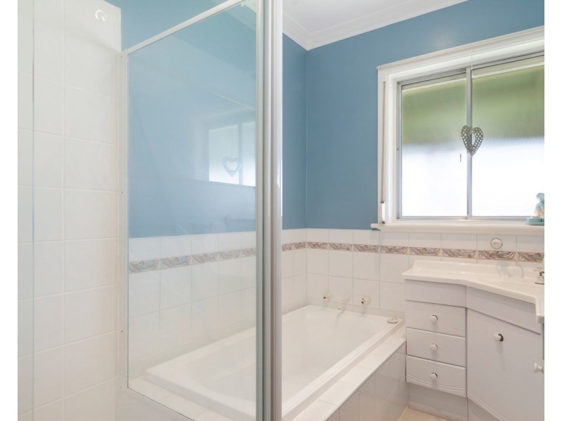 3 Collins Street, Kangaroo Flat VIC 3555