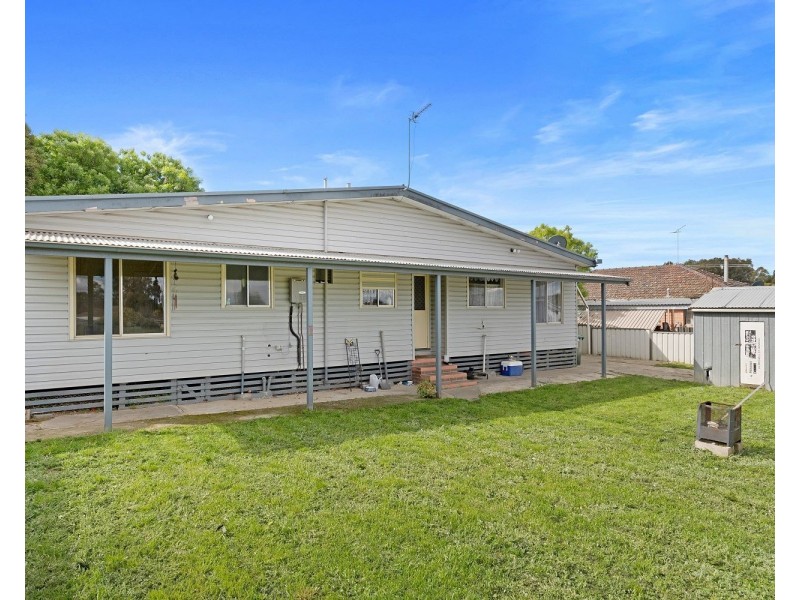 3 Collins Street, Kangaroo Flat VIC 3555