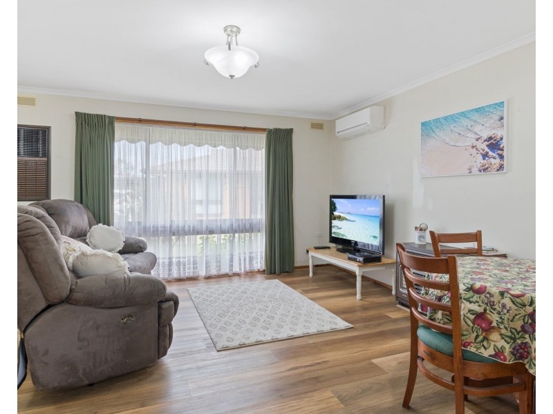 4/7 Carpenter Street, Kangaroo Flat VIC 3555