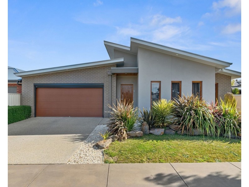 11 Park Village Terrace, Strathfieldsaye VIC 3551