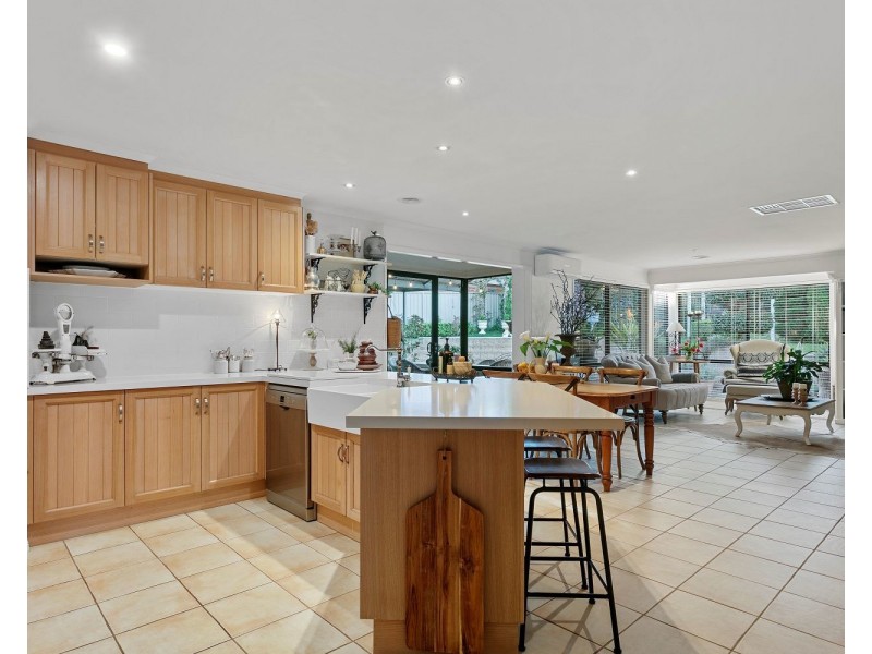 17 Firth Street, California Gully VIC 3556