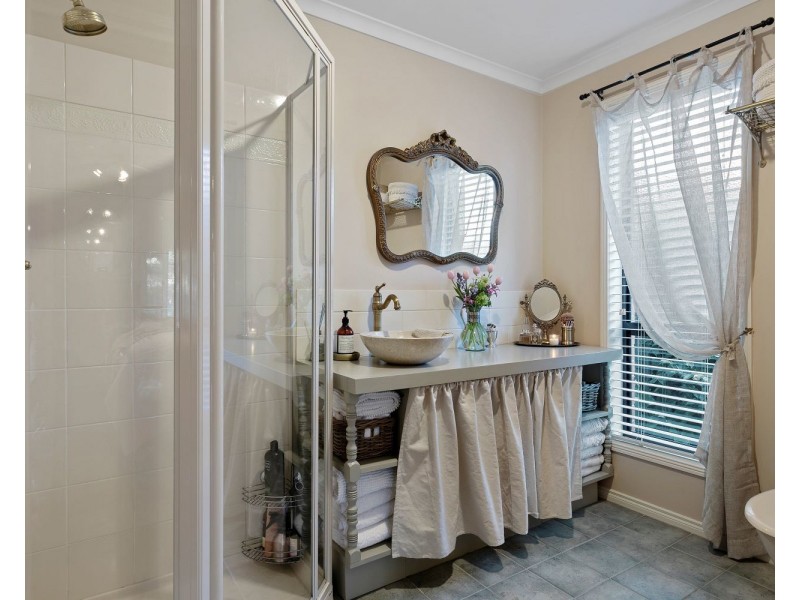 17 Firth Street, California Gully VIC 3556