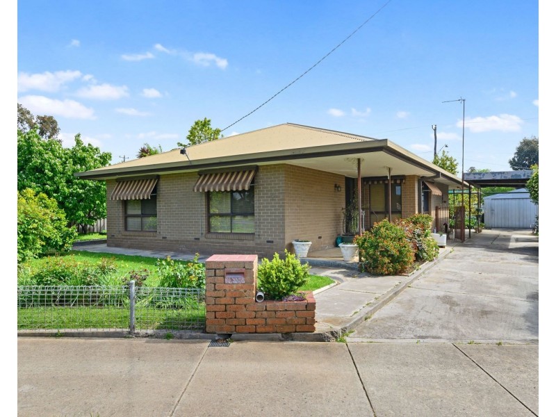2 Spring Gully Road, Quarry Hill VIC 3550