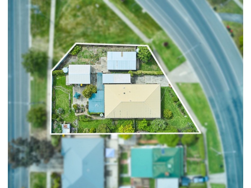 2 Spring Gully Road, Quarry Hill VIC 3550