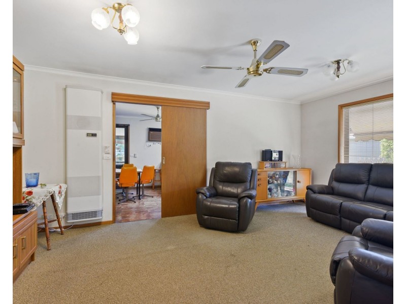 2 Spring Gully Road, Quarry Hill VIC 3550