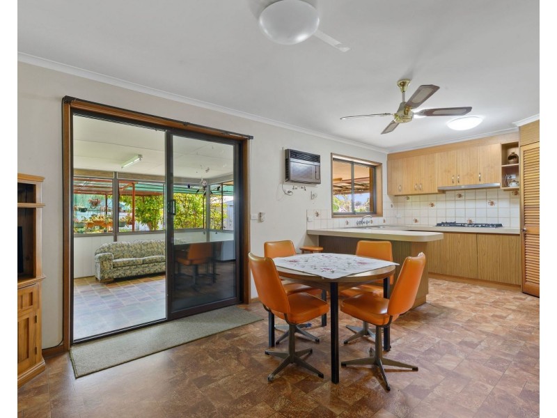 2 Spring Gully Road, Quarry Hill VIC 3550
