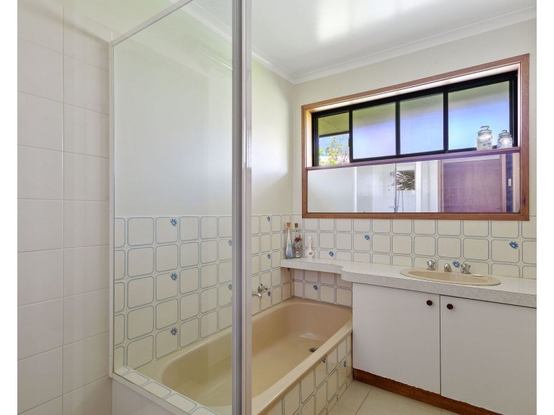 2 Spring Gully Road, Quarry Hill VIC 3550