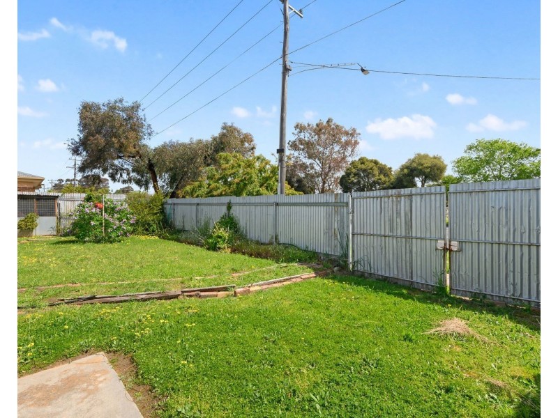 2 Spring Gully Road, Quarry Hill VIC 3550